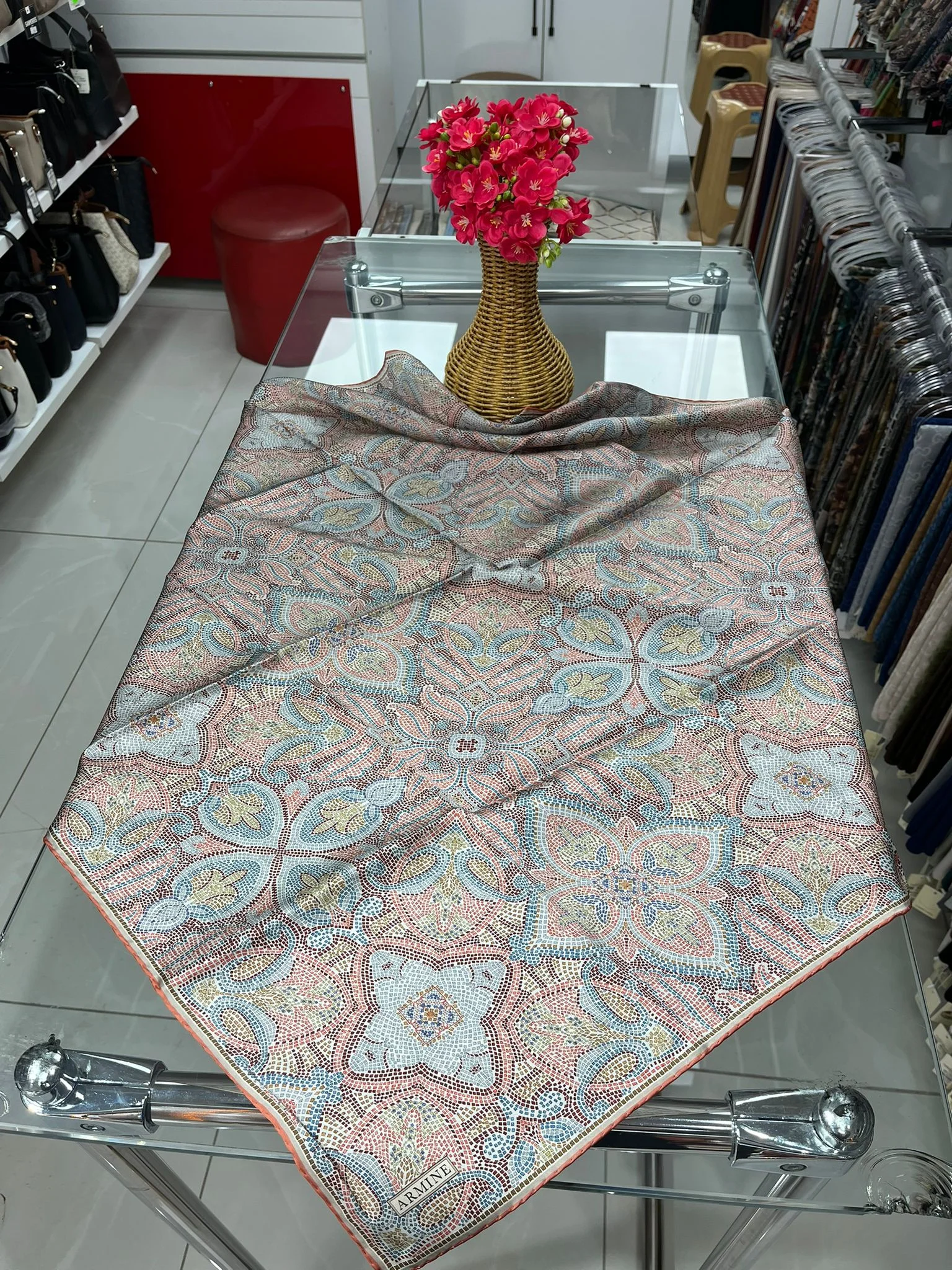 Armine Sura İpek - görsel 1