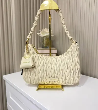 Çanta3 çantanın yan tarafı ve kullanım gösterimi